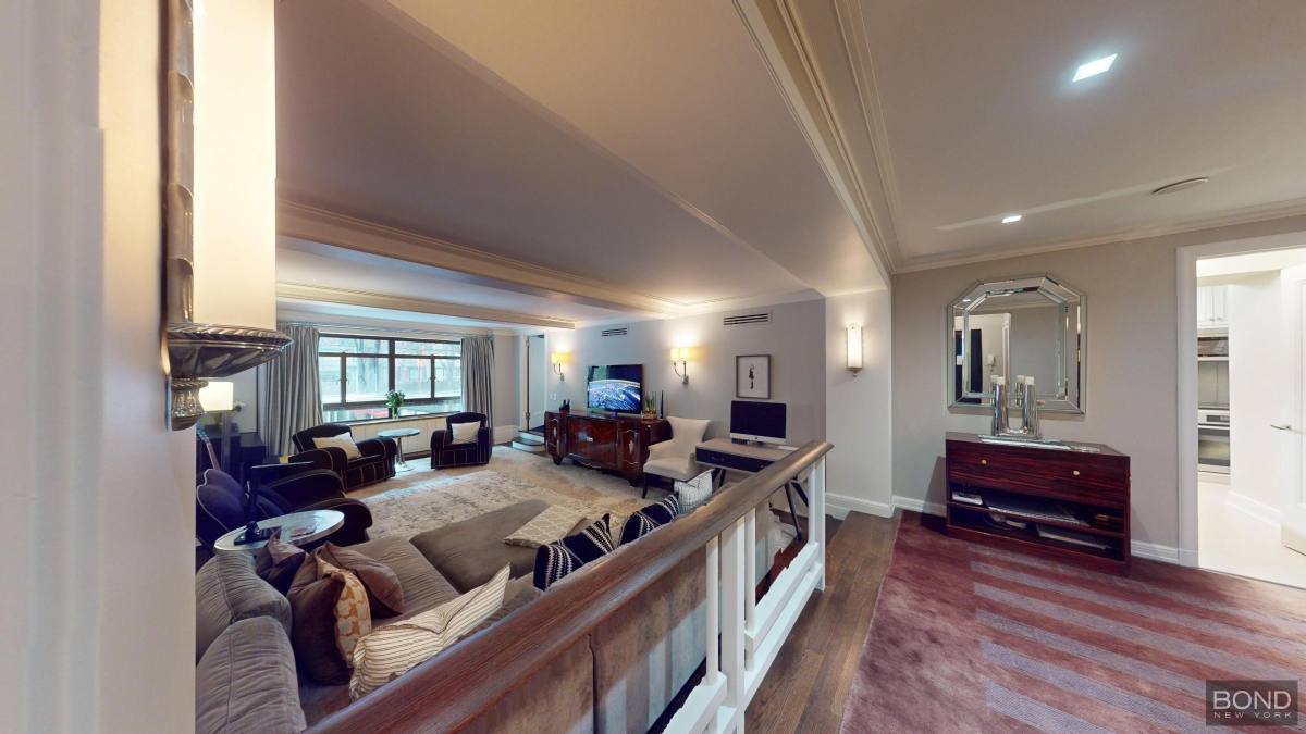 Apartment for rent at 19 E 88th St #2D, New York, NY 10128
