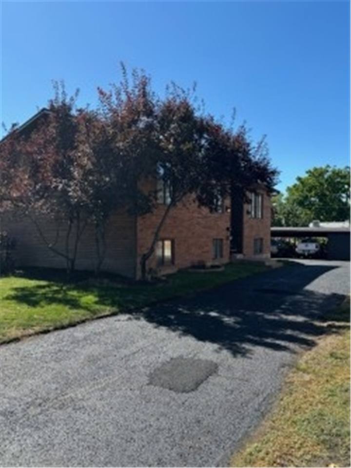 Townhouse for rent at 2738 S Imperial St, Salt Lake City, UT 84106