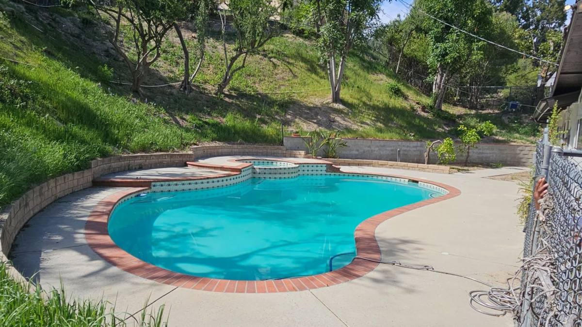 House for rent at 8511 Rudnik Ave, Canoga Park, CA 91304