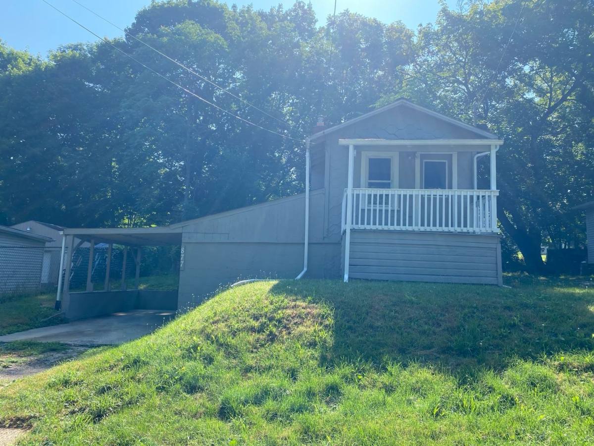 House for rent at 877 Garfield St, Akron, OH 44310
