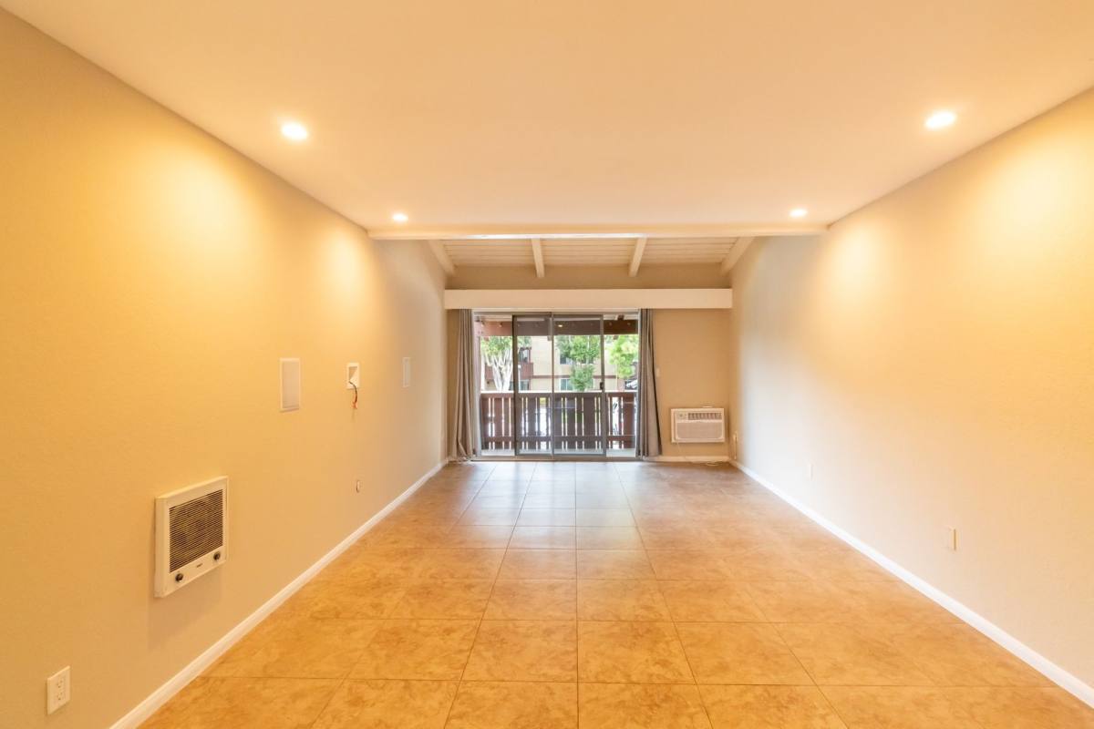 Apartment for rent at 1010 W Macarthur Blvd, Santa Ana, CA 92707