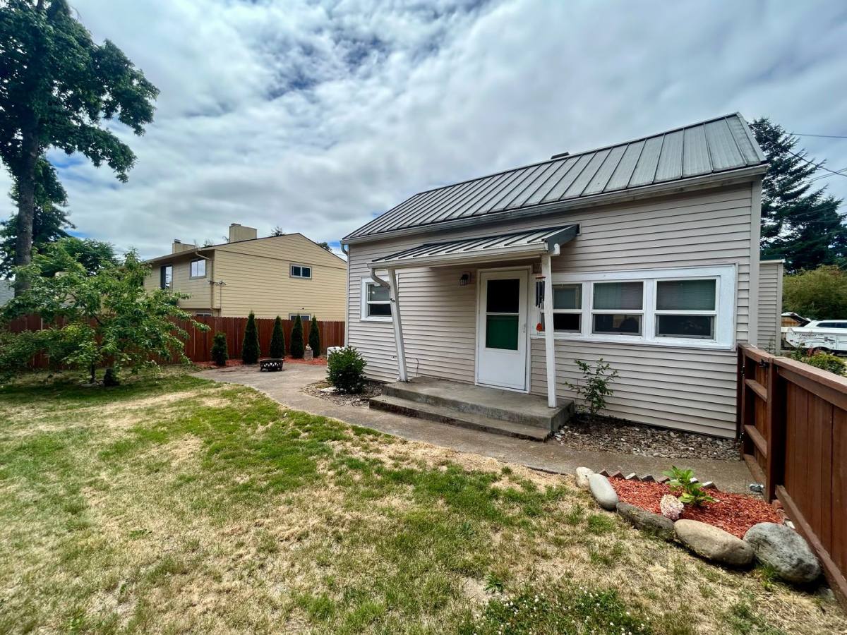 House for rent at 2201 E 16th St, Vancouver, WA 98661