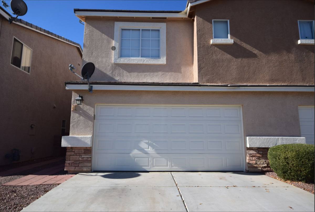 Townhouse for rent at 4099 Halfmoon Bay, Las Vegas, NV 89115