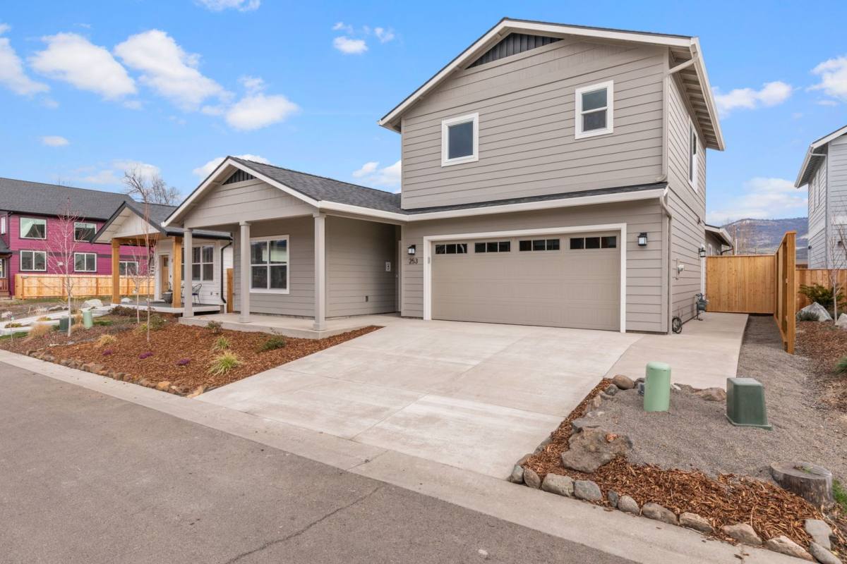Apartment for rent at 253 Rockfellow Place, Talent, OR 97540