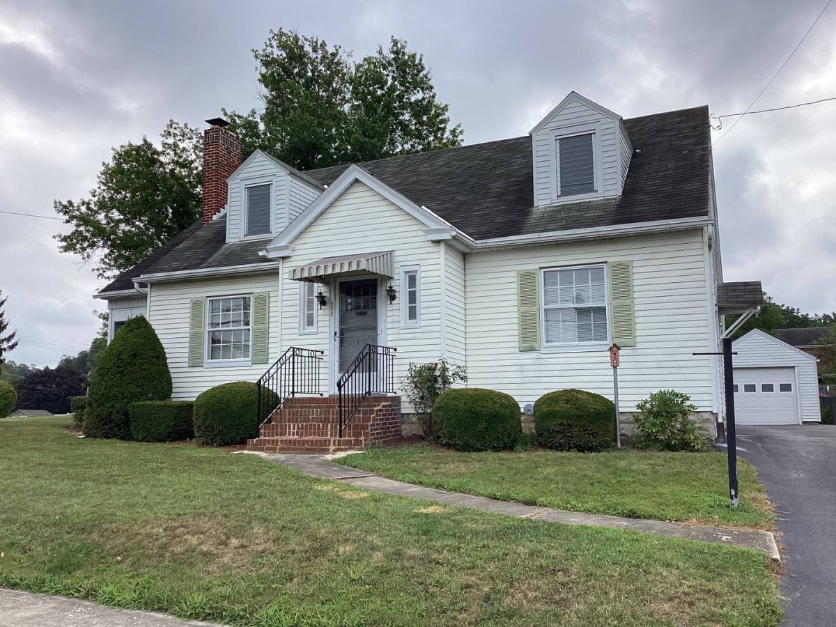 House for rent at 225 N Grant St, Waynesboro, PA 17268