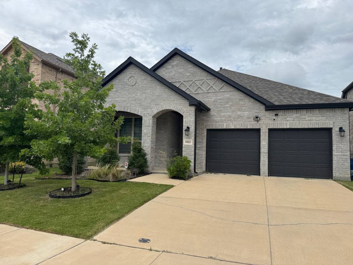 House for rent at 1922 Renwick Dr, Celina, TX 75009