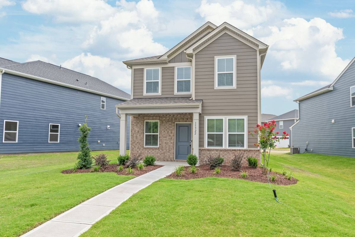 House for rent at 15922 Parkside Crossing Dr, Charlotte, NC 28278