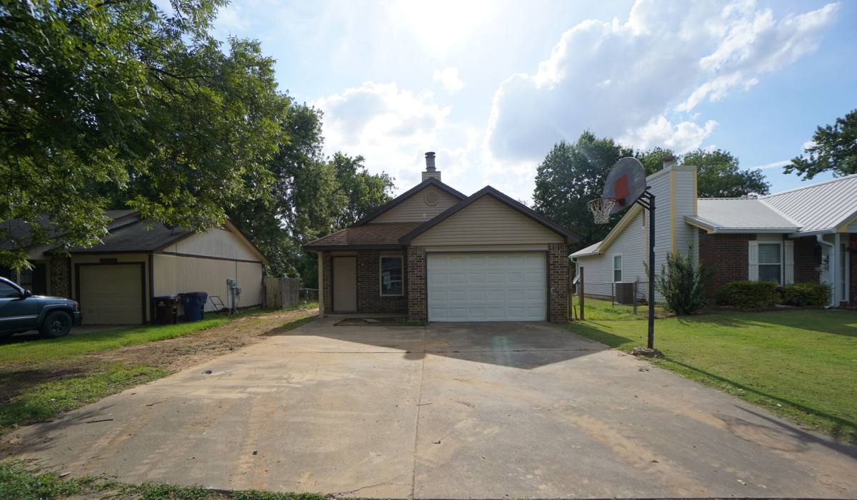 House for rent at 4200 S 16th St, Fort Smith, AR 72903