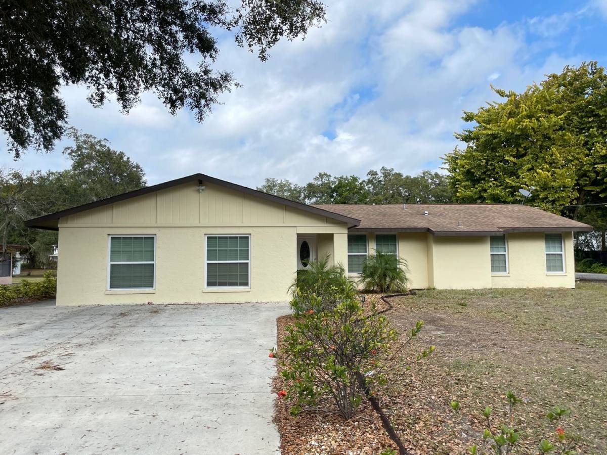 Apartment for rent at 2653 22nd St, Sarasota, FL 34234
