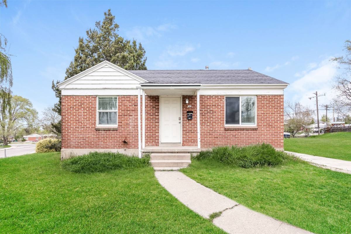 House for rent at 147 Ross Dr, Clearfield, UT 84015