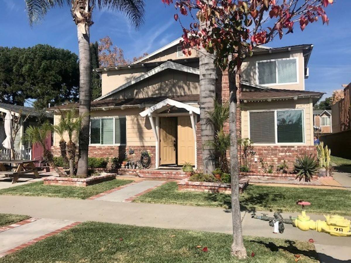 Apartment for rent at 127 E Brookdale Place, Fullerton, CA 92832