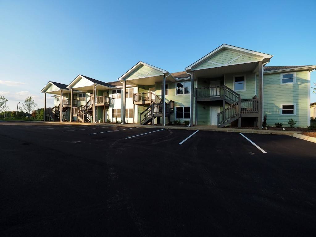 Apartment for rent at 94 Charleston Court, Hendersonville, NC 28792