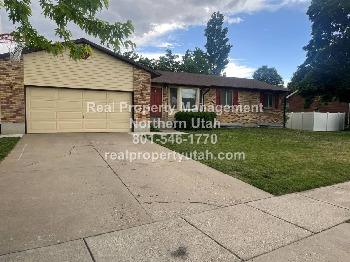 House for rent at 1651 W 1290 N, Farmington, UT 84025