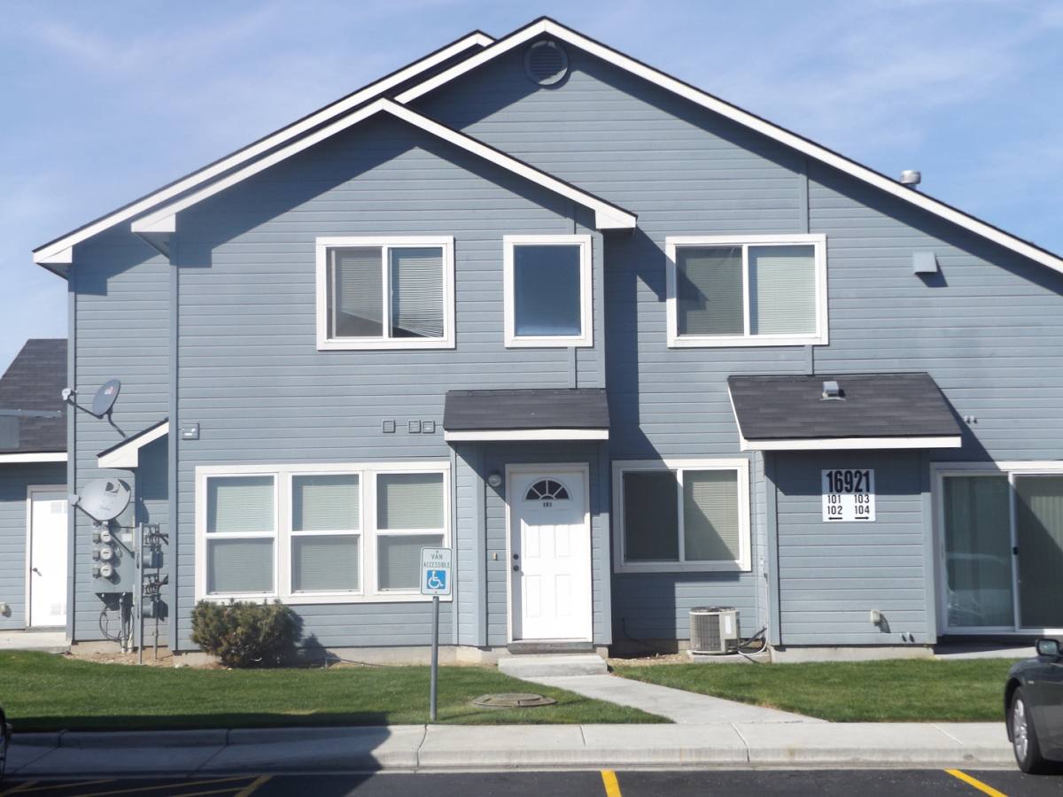 Townhouse for rent at 16921 Pamelas Loop, Nampa, ID 83651