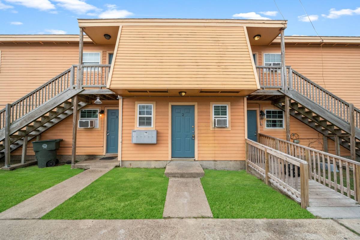 Apartment for rent at 3501 Ave M, Galveston, TX 77550