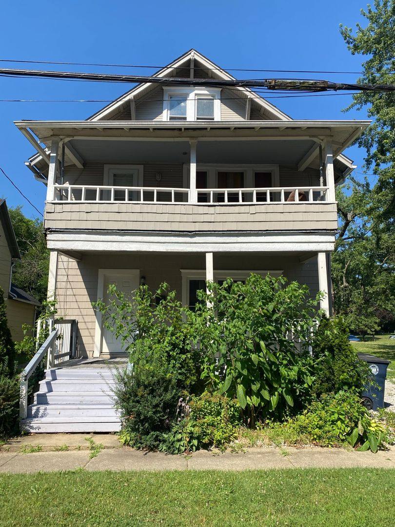 Apartment for rent at 198-200 Westwood Ave, Akron, OH 44302