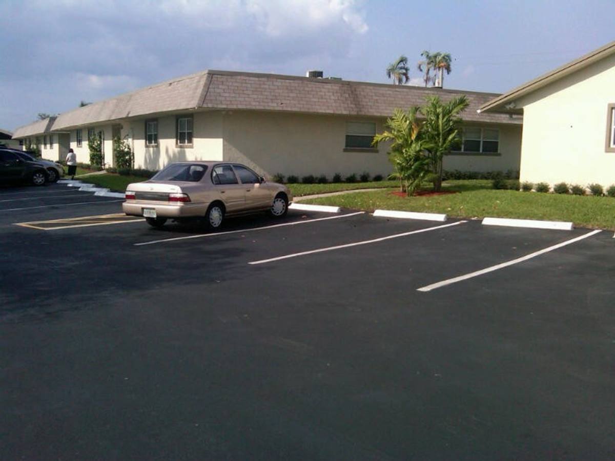 Apartment for rent at 521 Banks Rd, Pompano Beach, FL 33063
