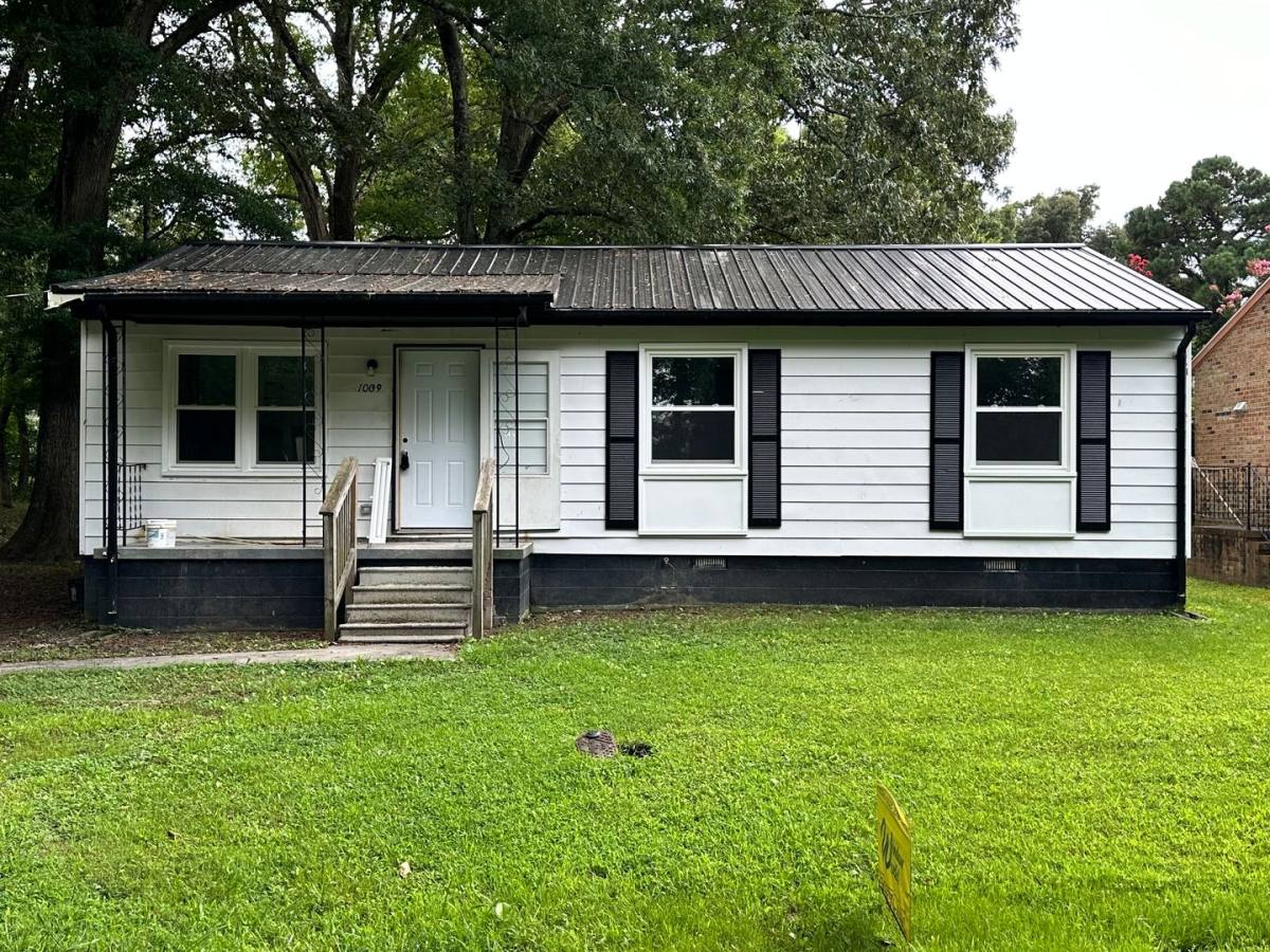 House for rent at 1009 Luke St, Blackstone, VA 23824