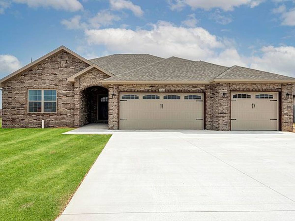 House for rent at 200 Dunkle Dr, Marionville, MO 65705