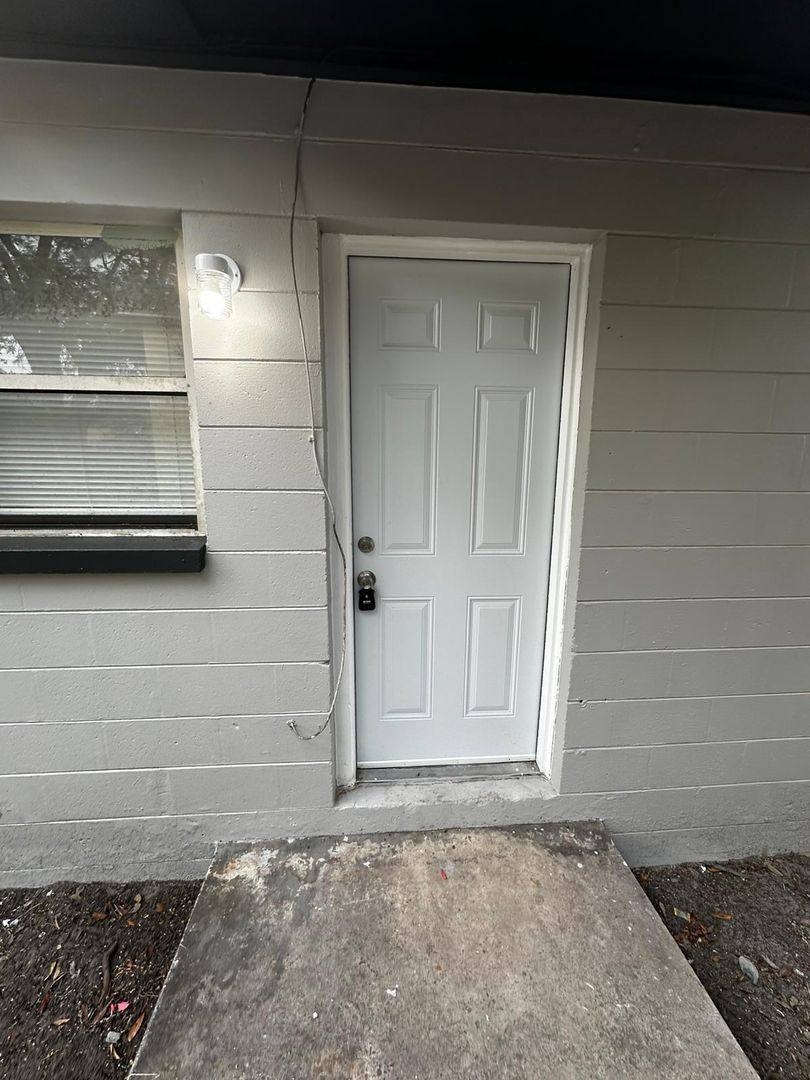 Apartment for rent at 10011 N 14th St, Tampa, FL 33612