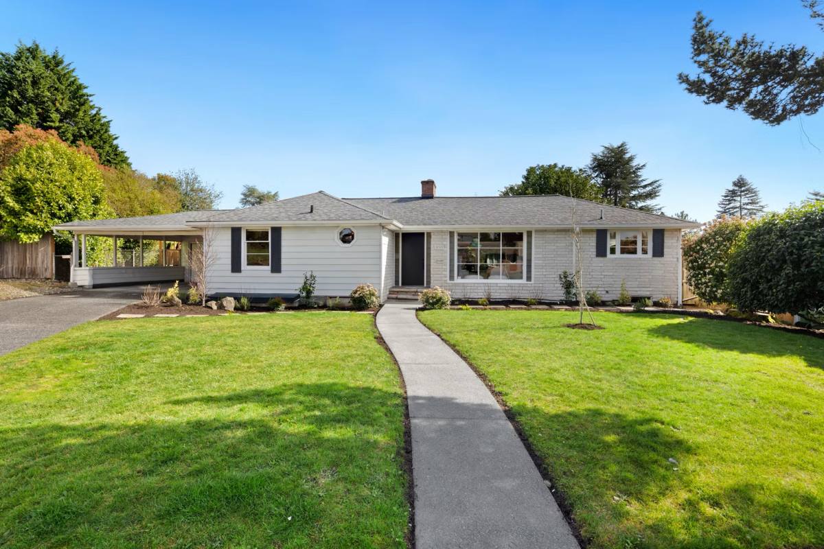 House for rent at 5763 NE 56th St, Seattle, WA 98105