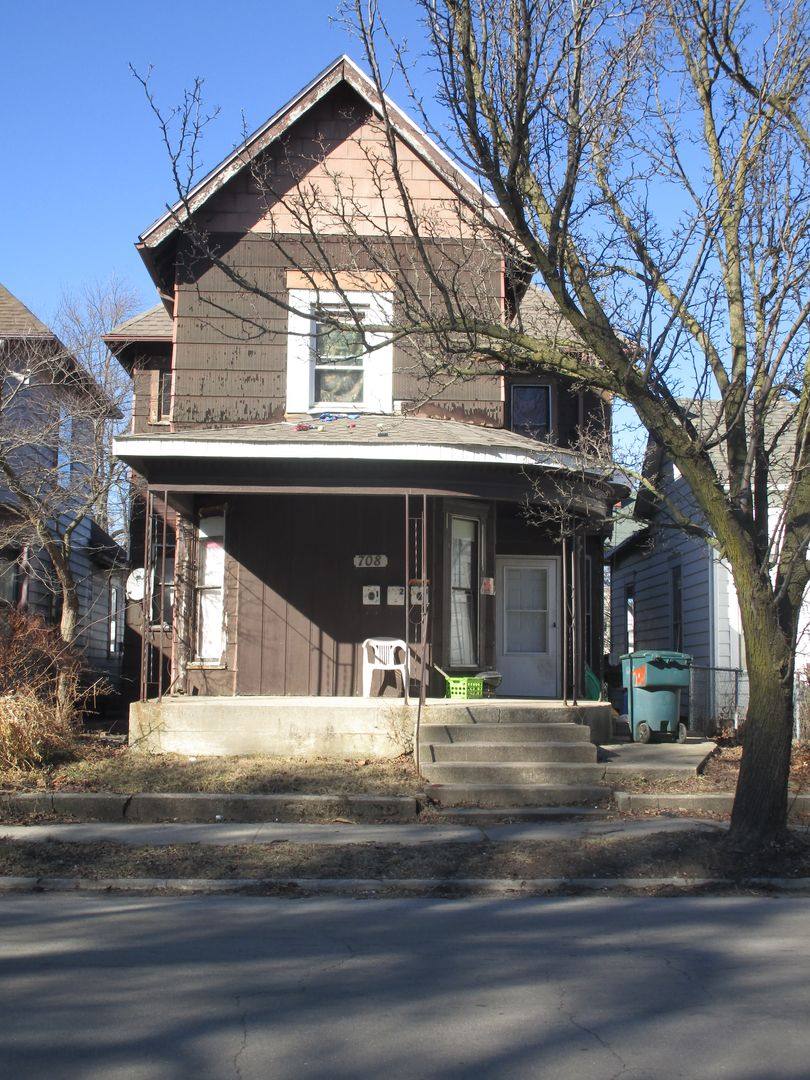 Apartment for rent at 708 W Jackson, Muncie, IN 47305