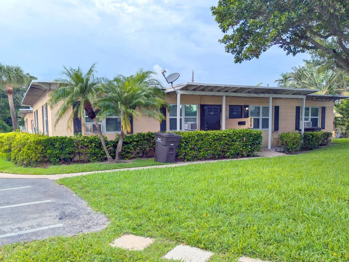 Apartment for rent at 421 - 423 Revere Rd, West Palm Beach, FL 33405