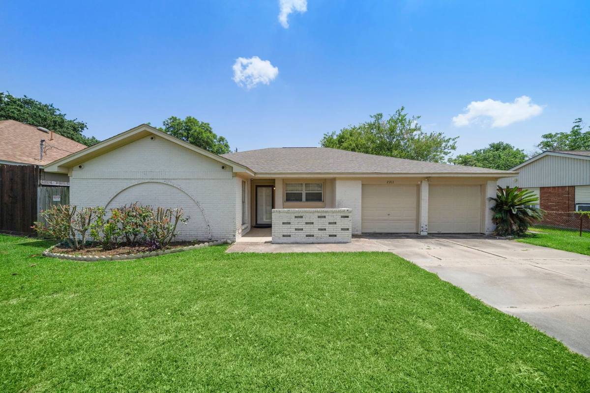 House for rent at 2311 20th Ave N, Texas City, TX 77590