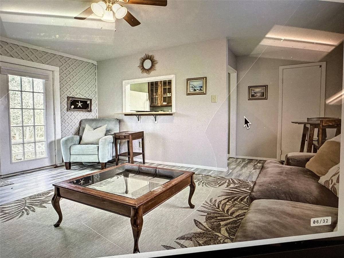 Apartment for rent at 120 5th St, Dickinson, TX 77539