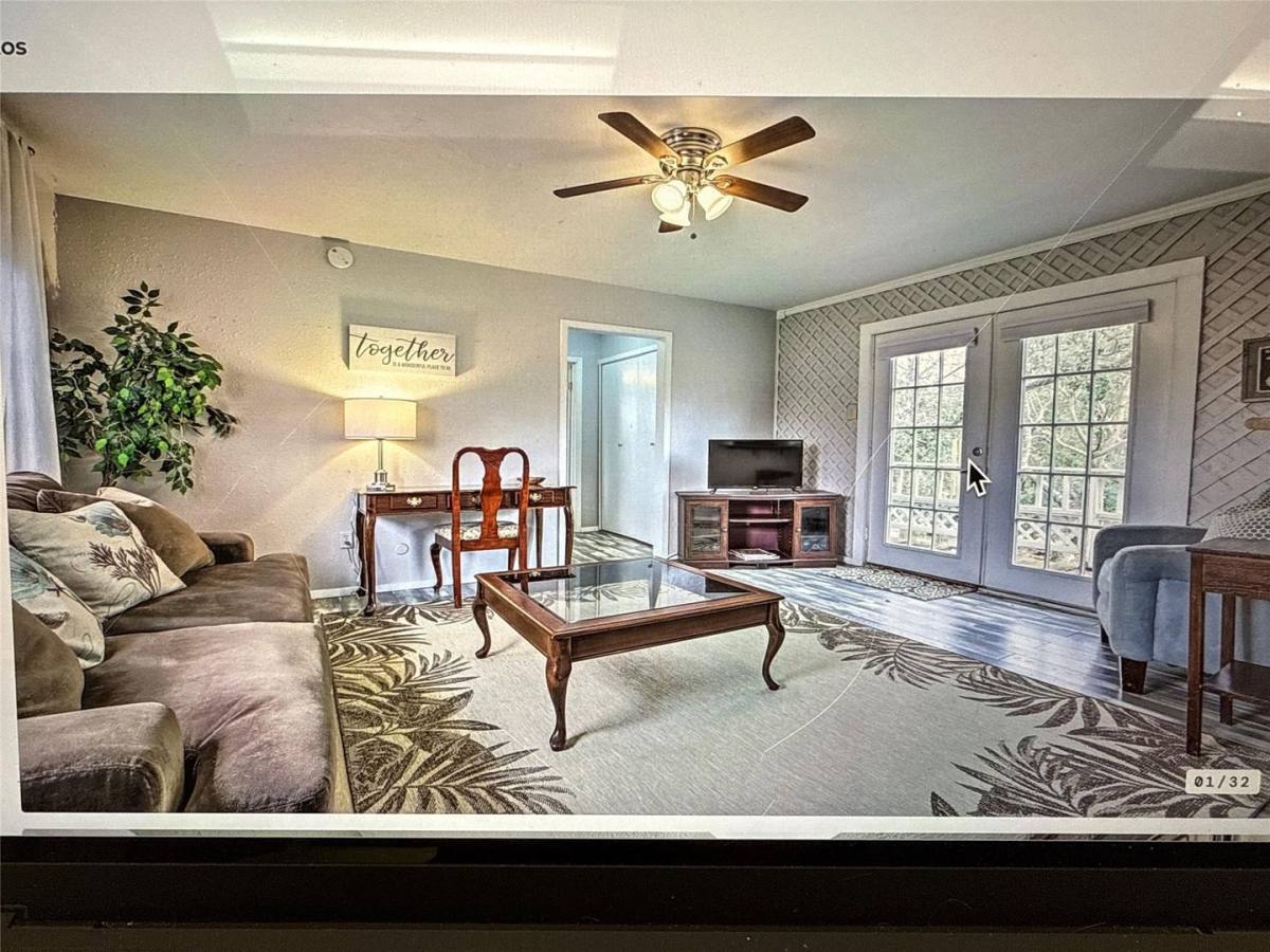 Apartment for rent at 120 5th St, Dickinson, TX 77539