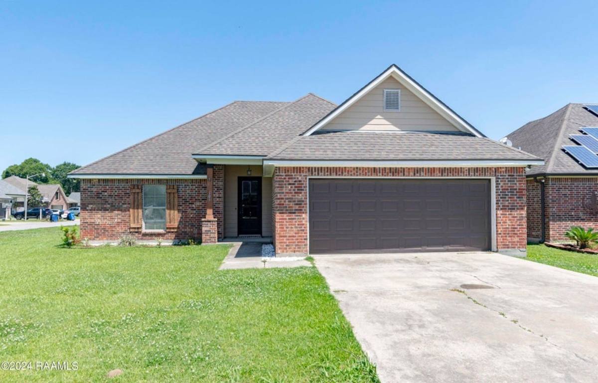 House for rent at 101 Tall Oaks Lane, Youngsville, LA 70592