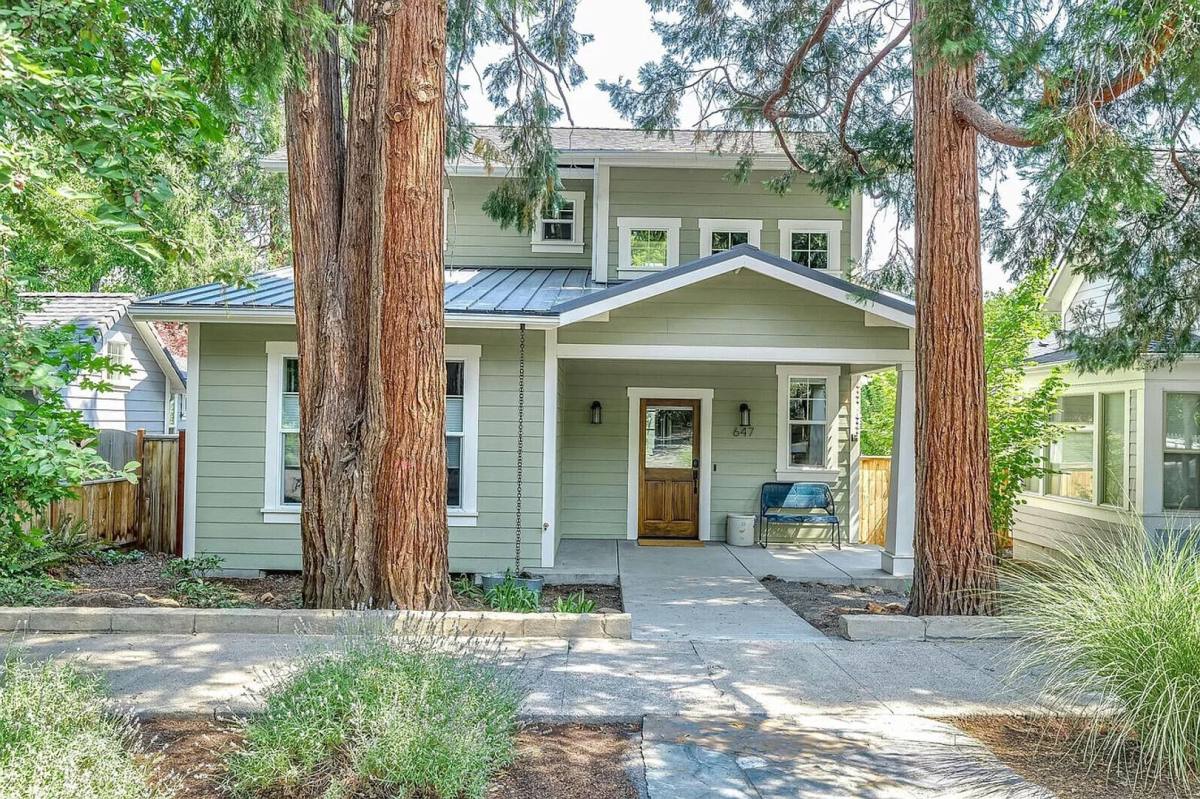 Apartment for rent at 647 653 B St, Ashland, OR 97520