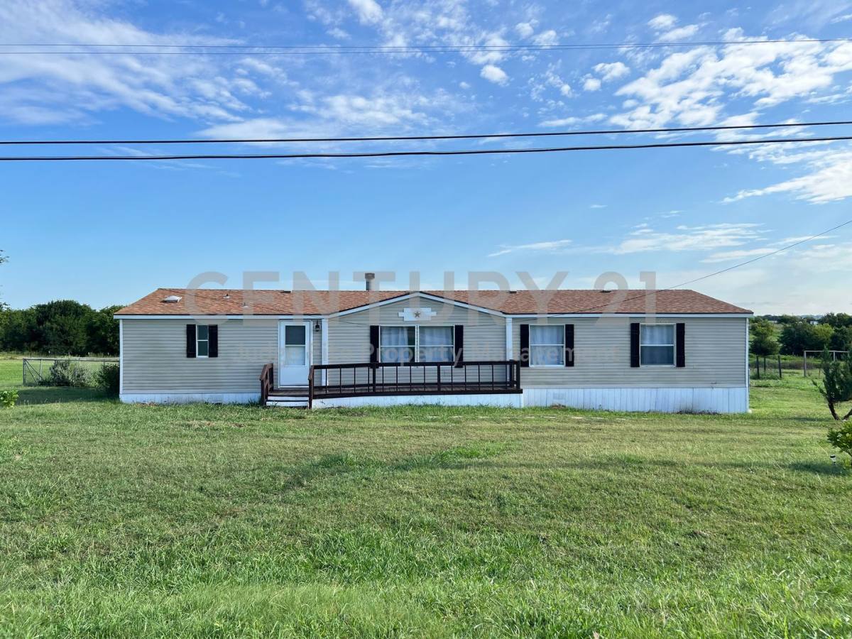 House for rent at 196 Hilltop Dr, Rhome, TX 76078