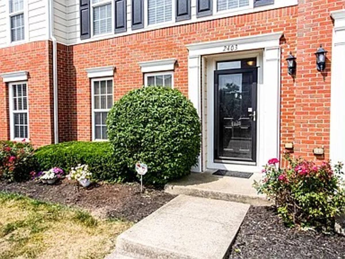 Townhouse for rent at 2403 Lady Bedford Place, Lexington, KY 40509