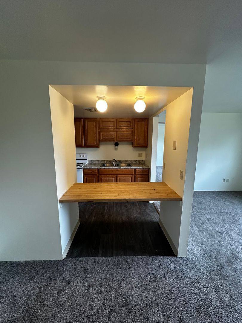 Apartment for rent at 320 Whitestown Village, Butler, PA 16001