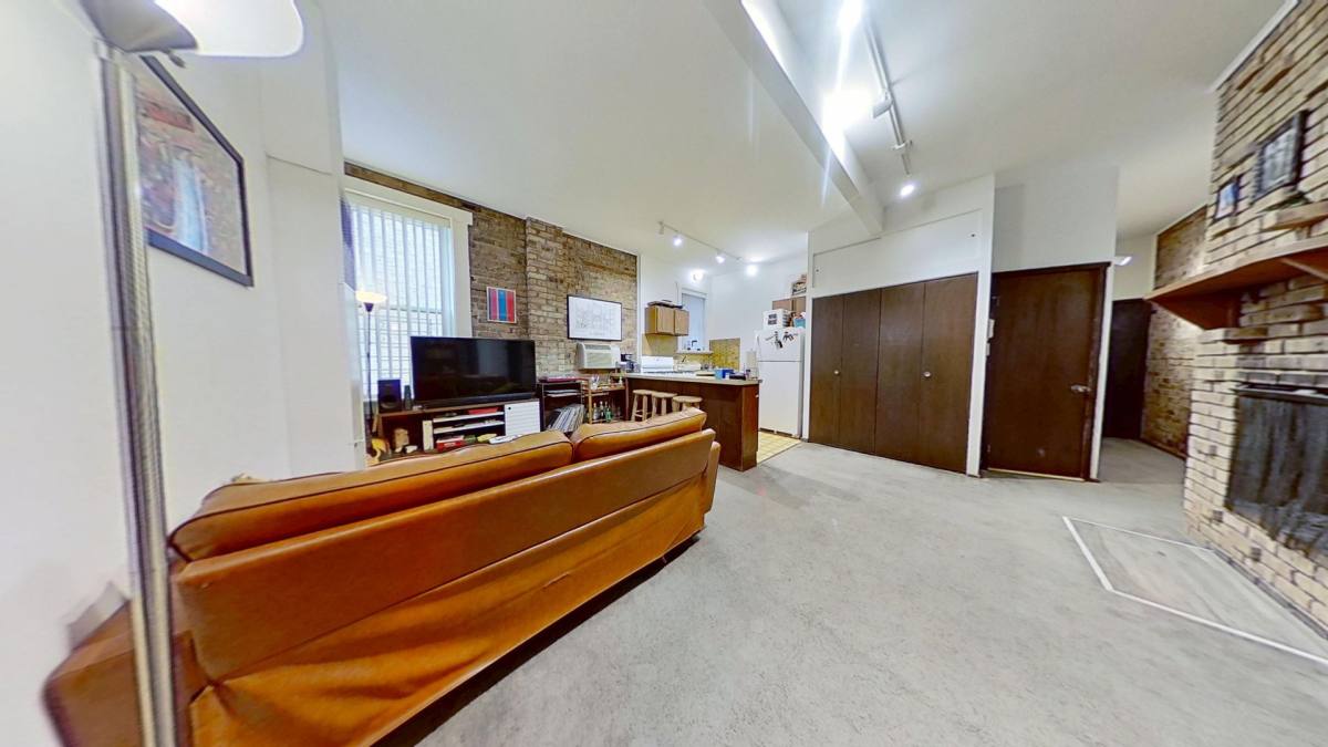 Apartment for rent at 739 W Briar Place, Chicago, IL 60657