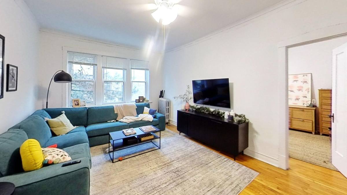 Apartment for rent at 1331 W Addison St, Chicago, IL 60613
