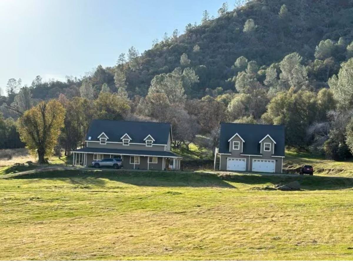 House for rent at 43022 Apache Ranch Rd, Ahwahnee, CA 93601