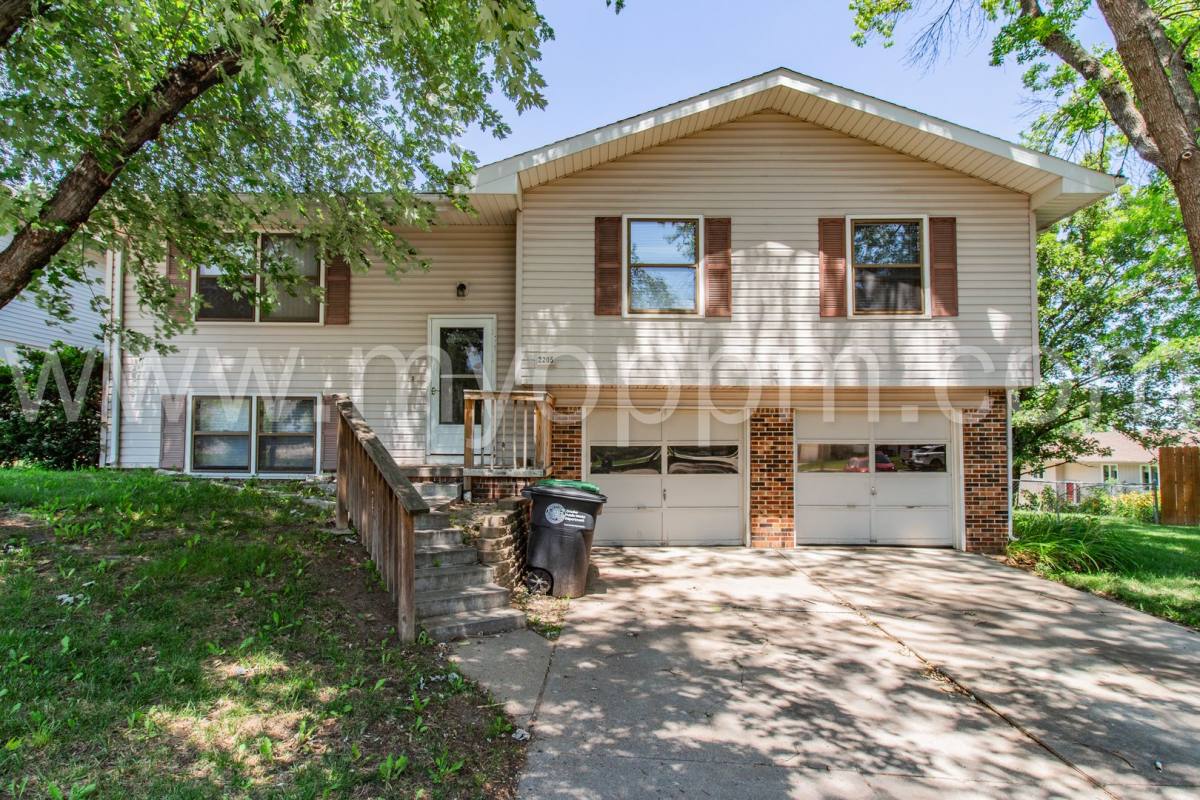 House for rent at 2205 N 125 Ave Circle, Omaha, NE 68164