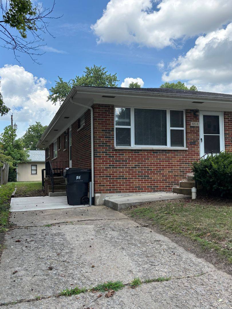 Apartment for rent at 105 S 33rd St, Belleville, IL 62226