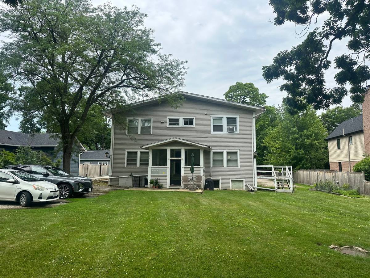 Apartment for rent at 2494 Saint Johns Ave, Highland Park, IL 60035