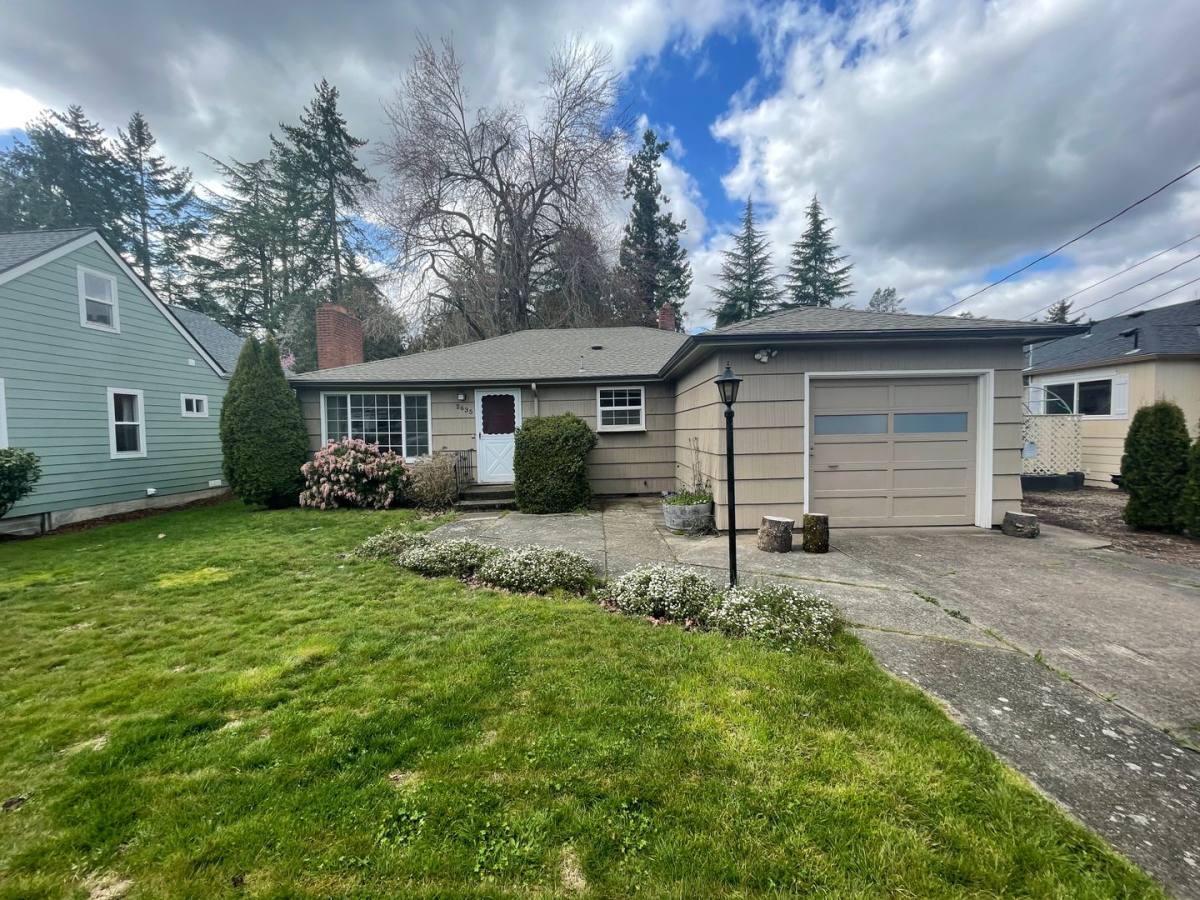 House for rent at 2635 Summer St SE, Salem, OR 97302