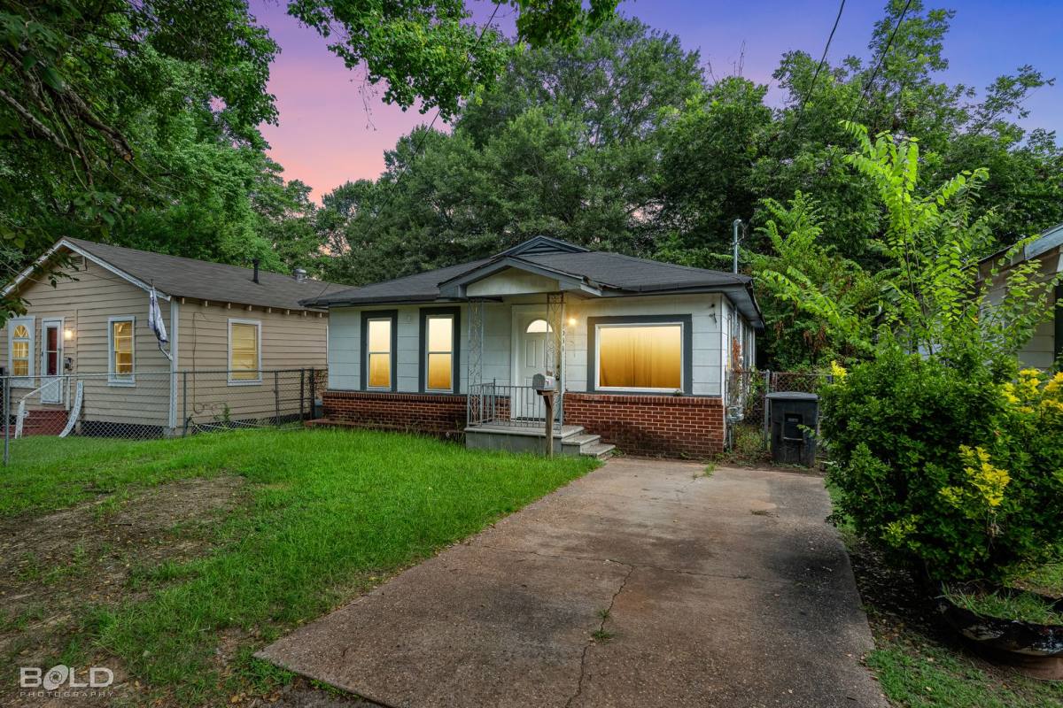 House for rent at 1954 State St, Shreveport, LA 71108