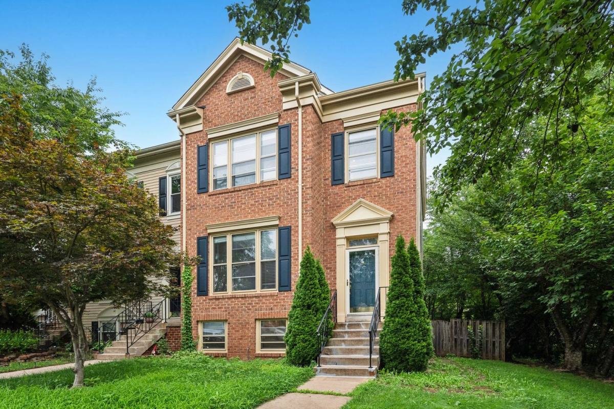 Townhouse for rent at 14311 Winding Woods Court, Centreville, VA 20120