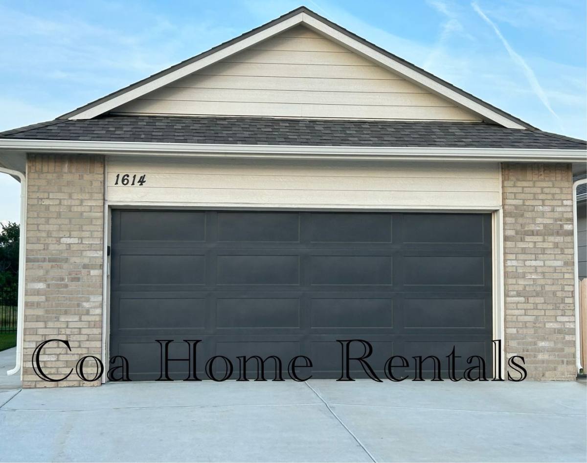 Townhouse for rent at 1614 S Limuel, Wichita, KS 67235