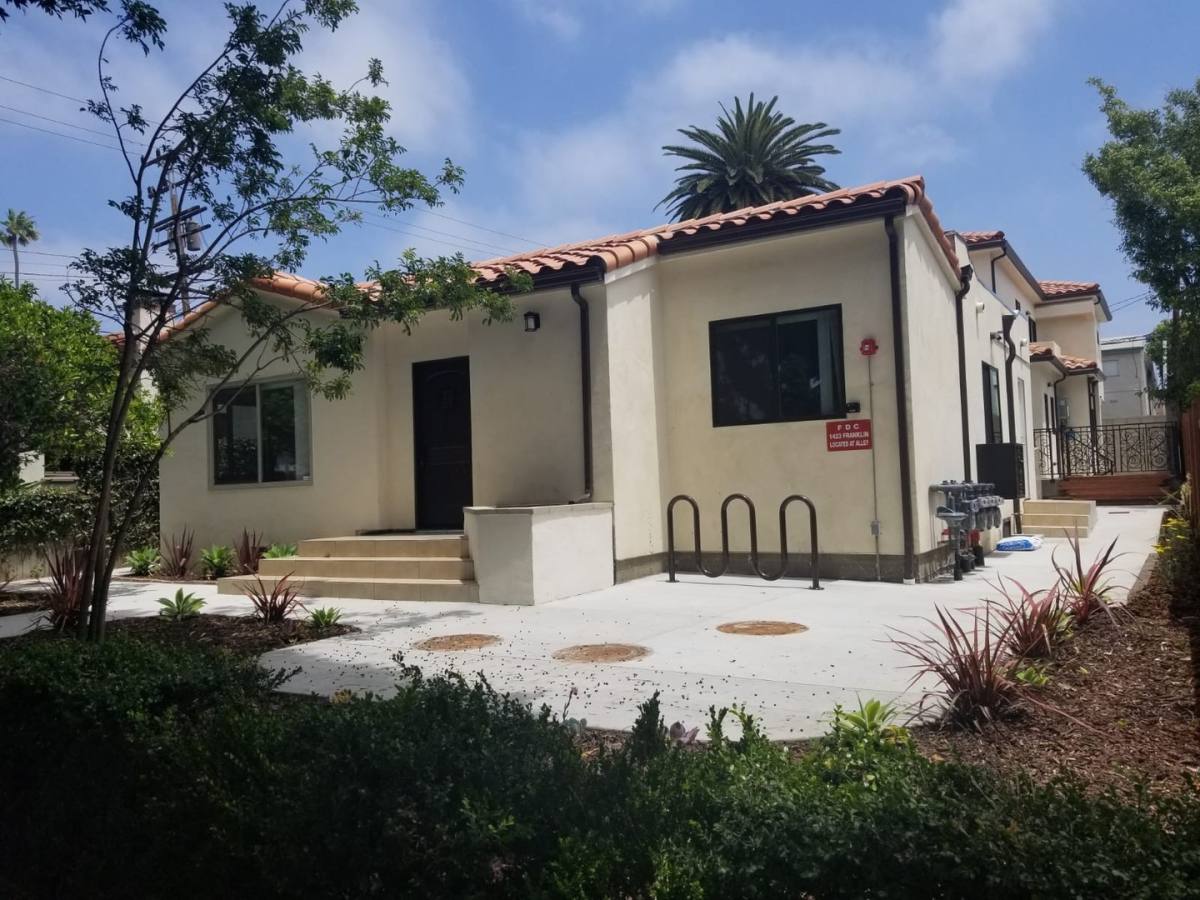 Apartment for rent at 1423 Franklin St, Santa Monica, CA 90404