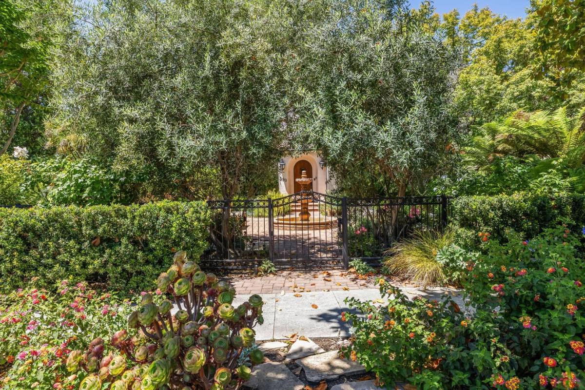 House for rent at 590 Center Dr, Palo Alto, CA 94301