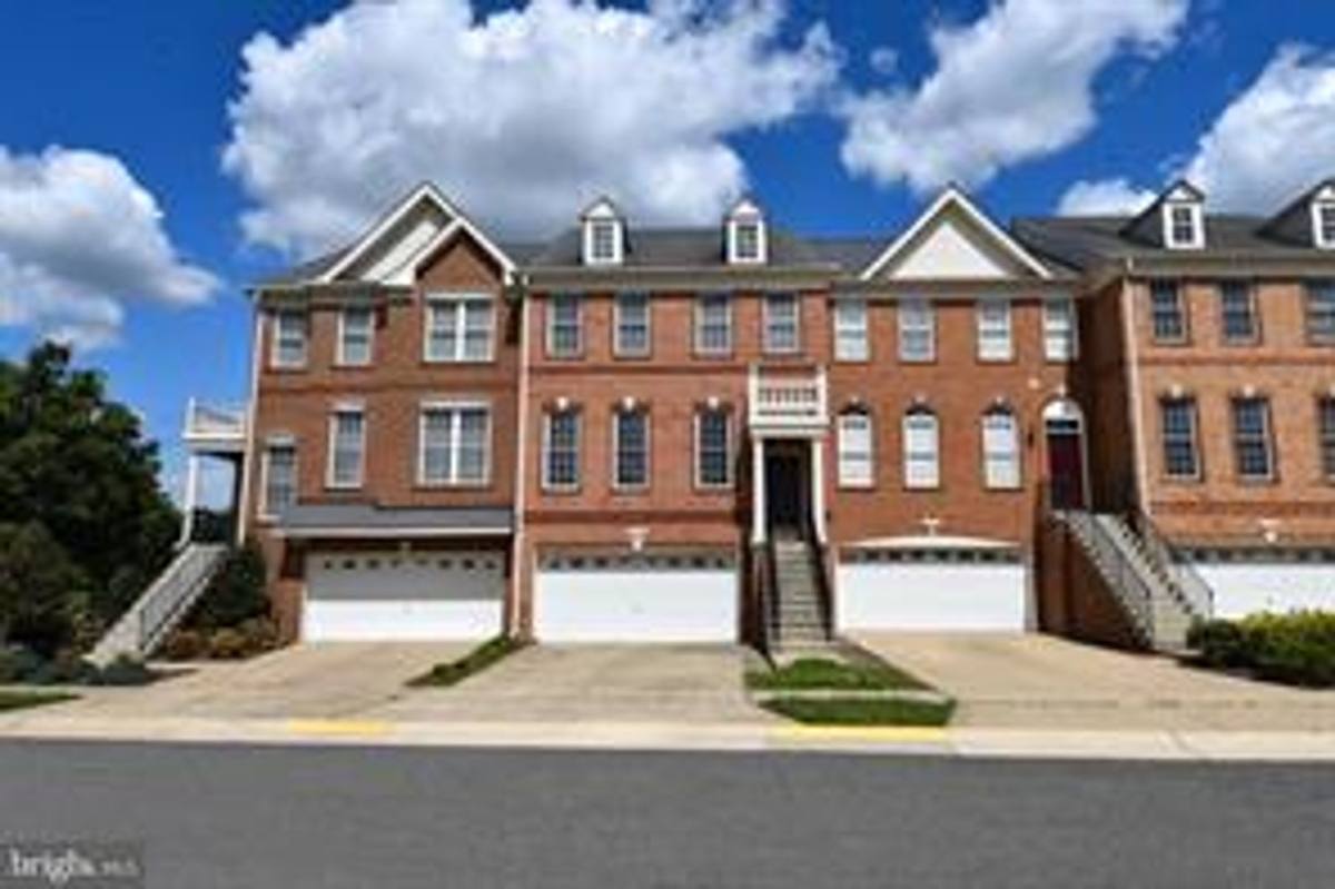 Townhouse for rent at 25240 Lyon Terrace, Chantilly, VA 20152