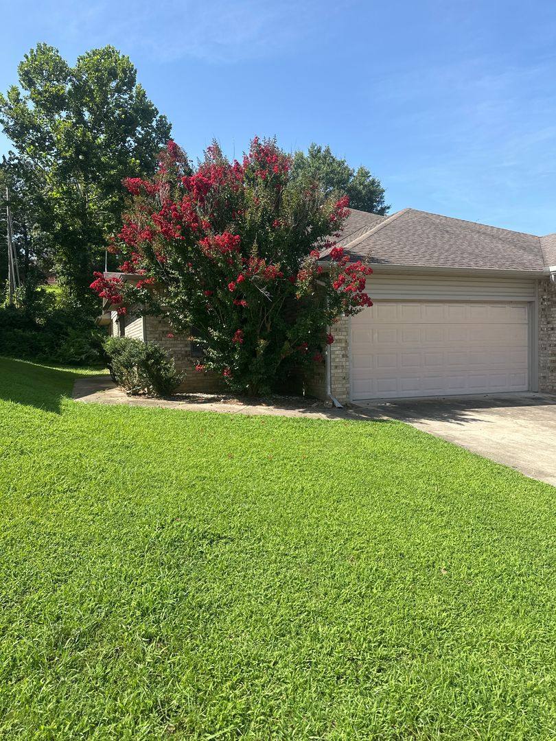 Apartment for rent at 1115 Grinnell Circle, Greenwood, AR 72936