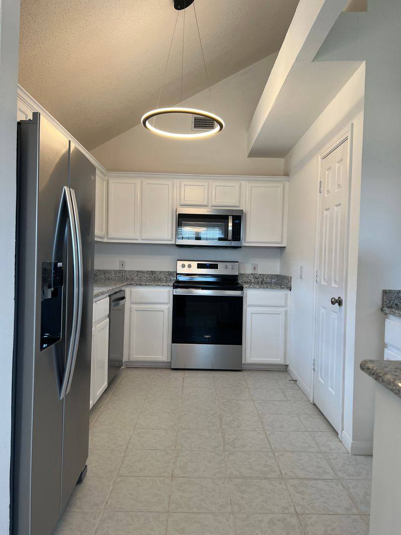 House for rent at 714 Parkview Circle, Hewitt, TX 76643